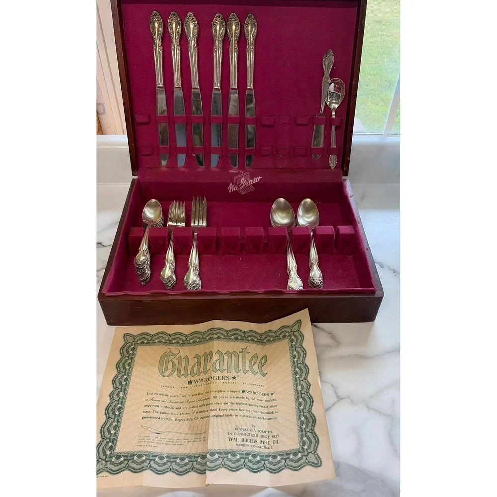Wm Rogers Flatware Set Silverplate Silver Sectional Floral Vintage McGraw Chest